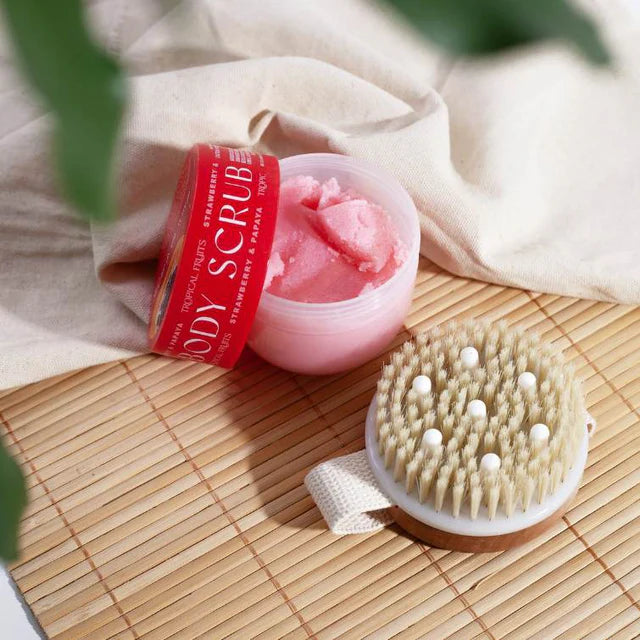 Tropical Exfoliating Sugar Scrub Strawberry & Papaya 310g